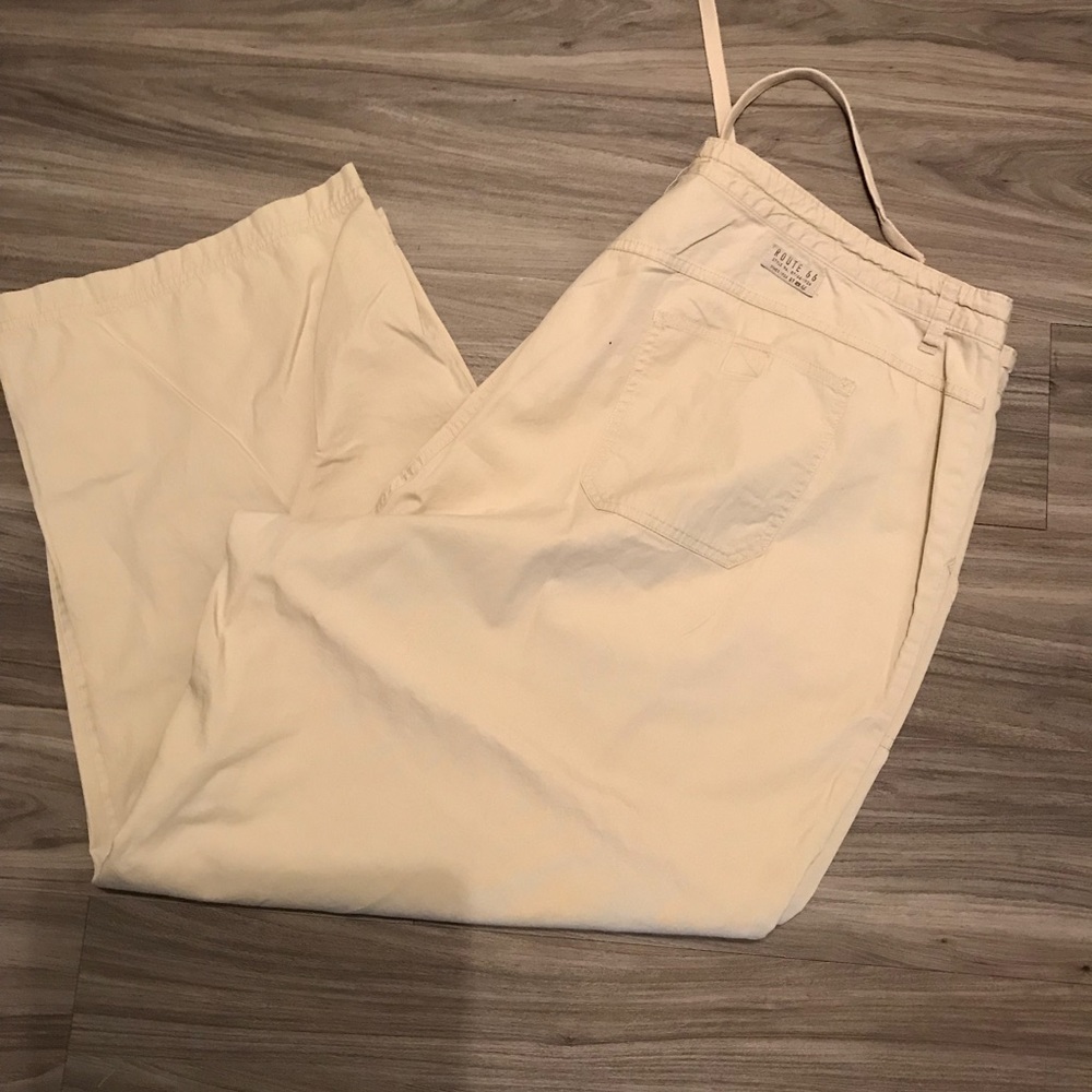 🌟 Woman’s Route 66 Light weight beige pants🌟